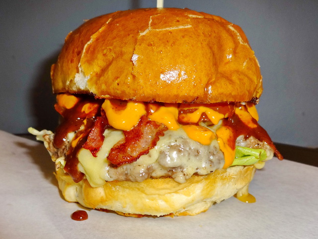 A Wall Streetre költözött a Retro Burger!