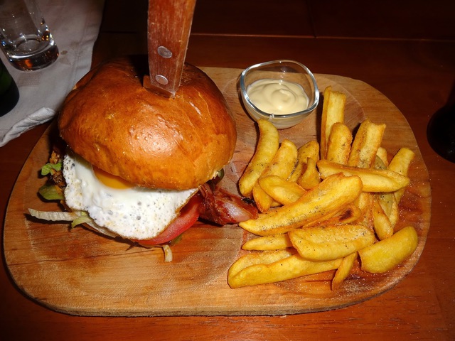 Burger Mustra #61 - The Strike, Zalaegerszeg