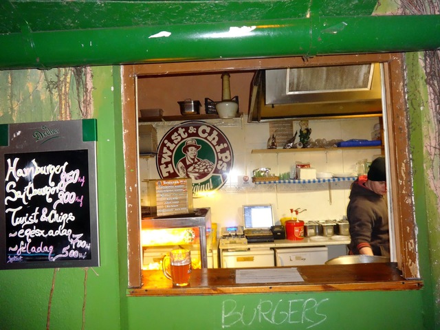 Burger Mustra #26 - Instant, Budapest