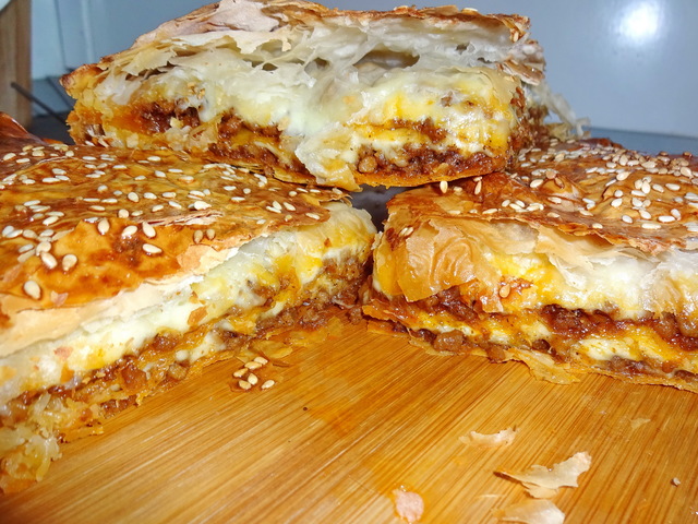 Házi készítésű húsos burek