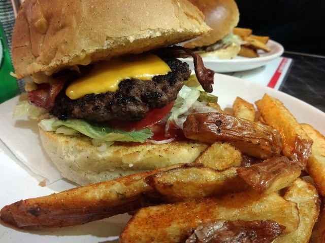 Burger Mustra #24 - All American Food, Budapest