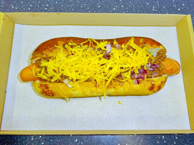 Blue Monkey Hot Dog, Budapest