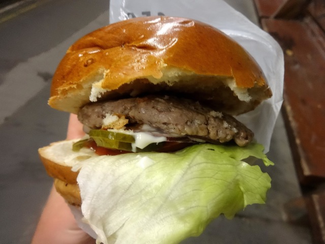 Burger Mustra #48 - Állomás, Budapest (Aquincum HÉV megálló)