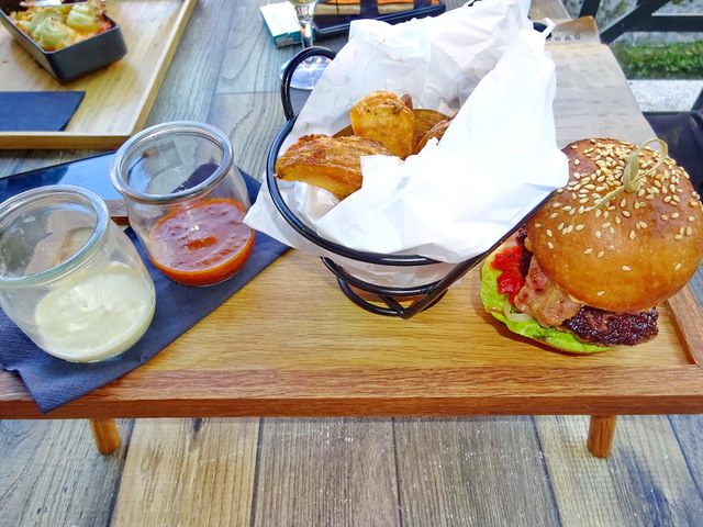 Burger Mustra #175 - Zip's Beer & Tapas, Miskolc