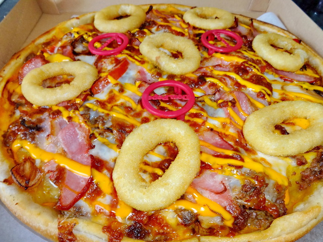 TOTÁLIS ŐRÜLET: dupla bacon dupla sajtburger supreme pizza a Don Pepénél!