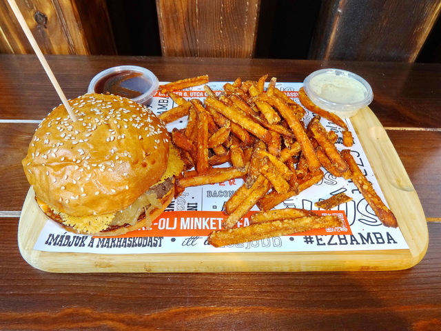 Az 5. Bamba Marha Burger Bar nyitotta meg kapuit az Astorián!