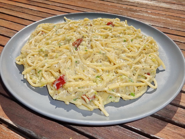 Szalonnás-tökös-sajtos spagetti