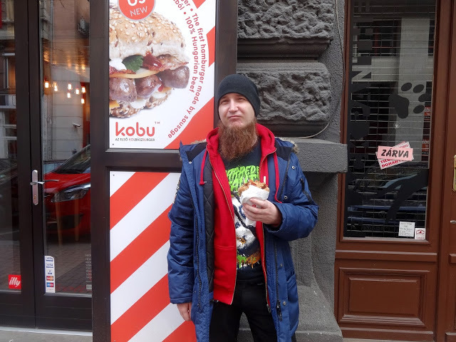 A nagy grillkolbász és hot dog mustra
