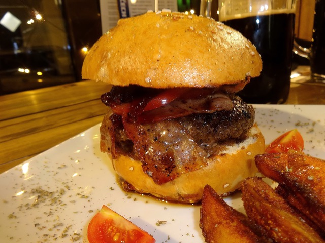 Burger Mustra #77 - Cech In, Budapest (Lónyay u.)