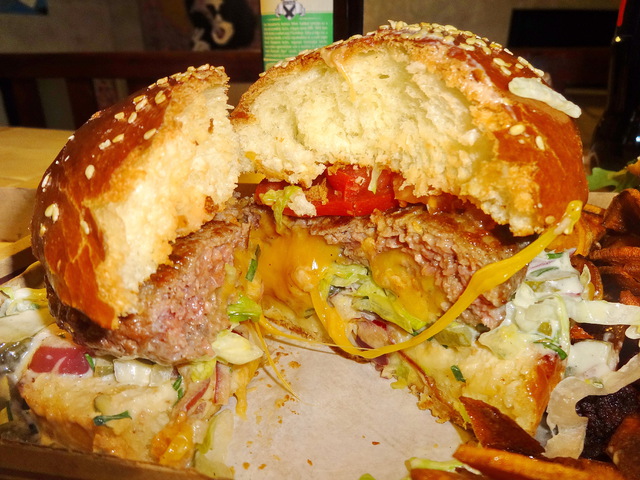Burger Mustra #132 - Beefstro Burger, Budapest