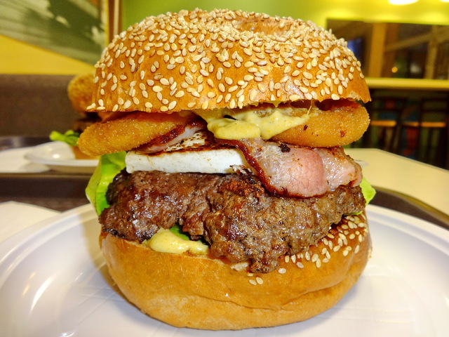 Burger Mustra #142 - Remíz Burger, Budapest