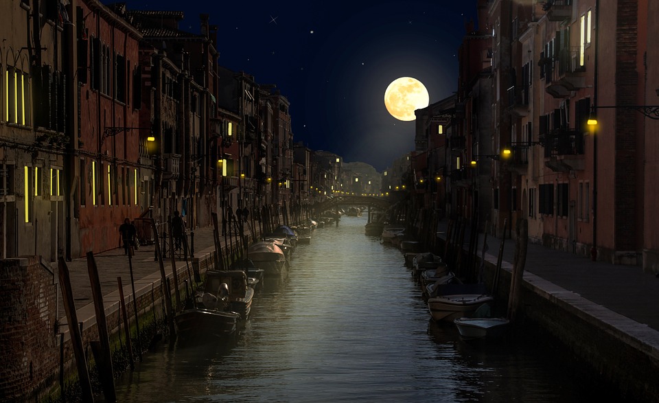 light-night-holiday-venice-moon-romantic-channel-921060.jpg