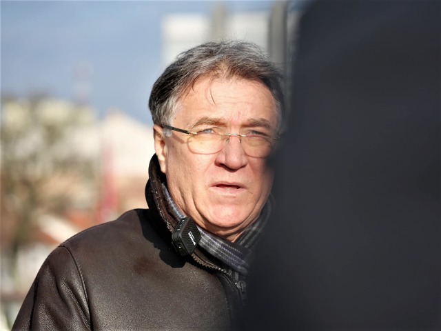 „Előre meghirdetjük a vágás időpontját" – mondta az alpolgármester a félévszázados fáról, amit pár órával később kivágtak