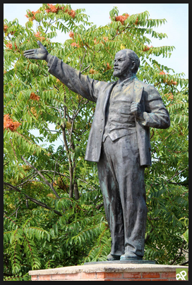 Lenin-szobor.PNG