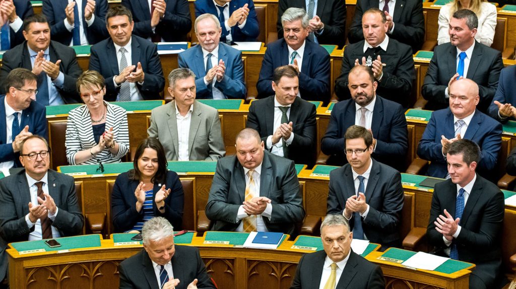 parlamenti_fidesz-frakcio-2020.jpg