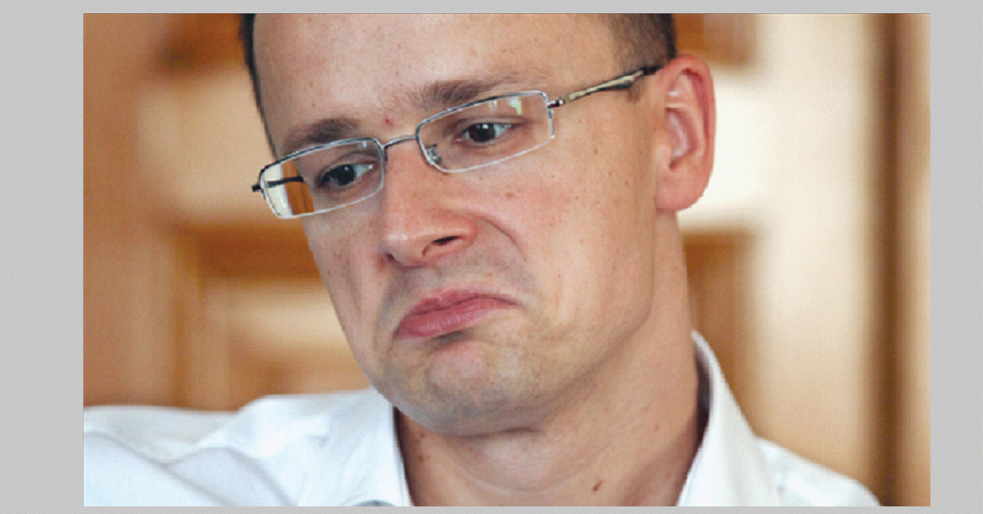 szijjarto_keretes_grimasz.gif