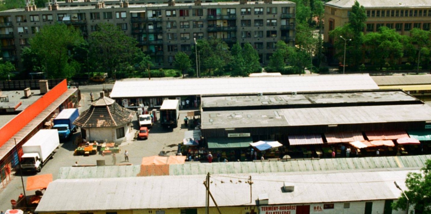 1-latkep_gimivel_bajcsy-lakasokkal_1.jpg