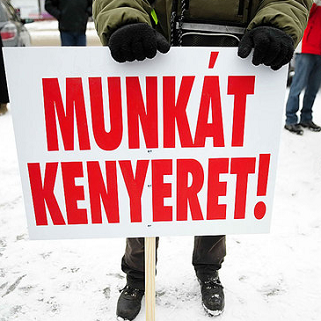 Munkát-kenyeret!-éhségmenet-20120208_2.PNG