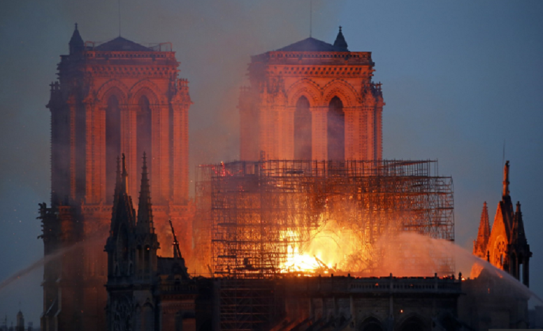 az_ego_notre_dame_-2019-04-15.PNG