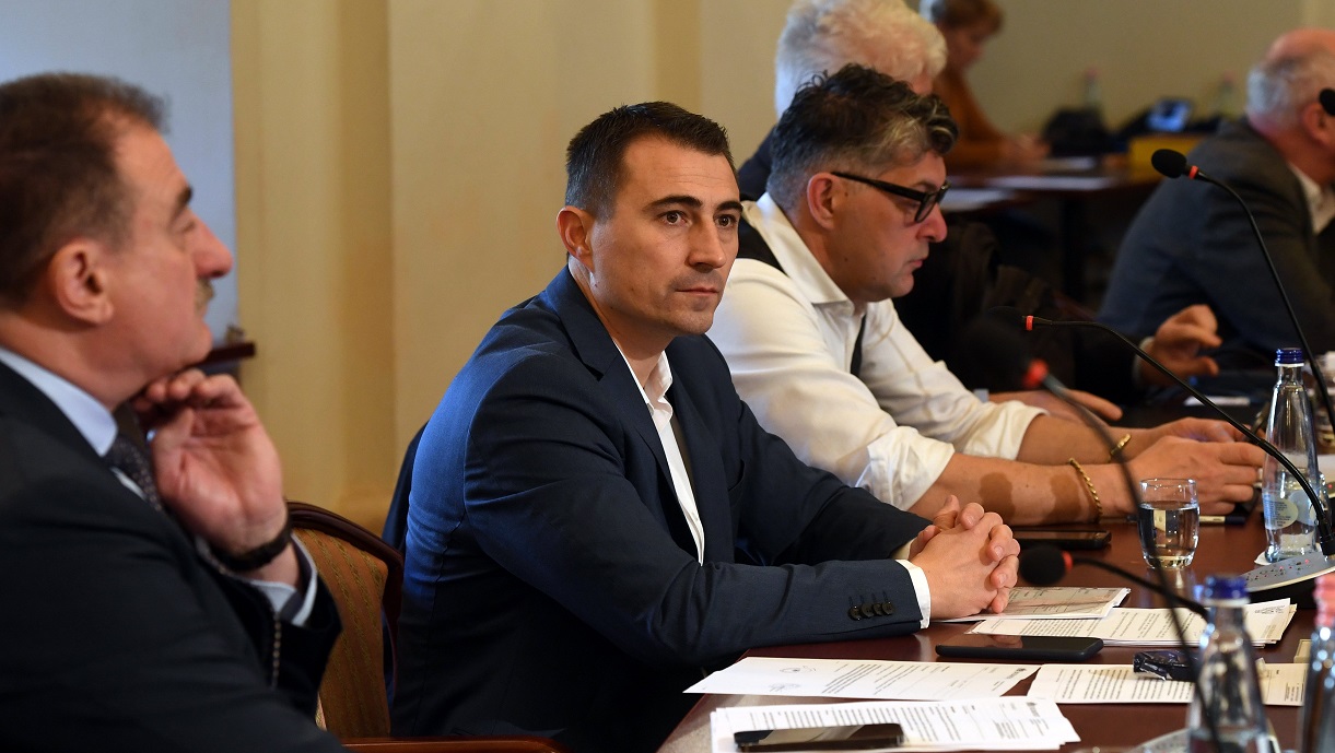 borbely_a_fovarosban_szavaz.jpg