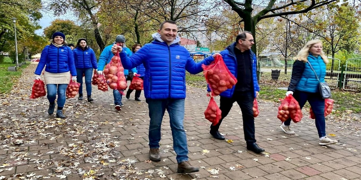 borbely_es_stabja_2022-ben_krumplis_zsakokkal_1.jpg