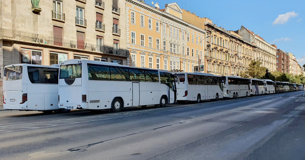 cof-buszok_bekemenet-2022.jpg
