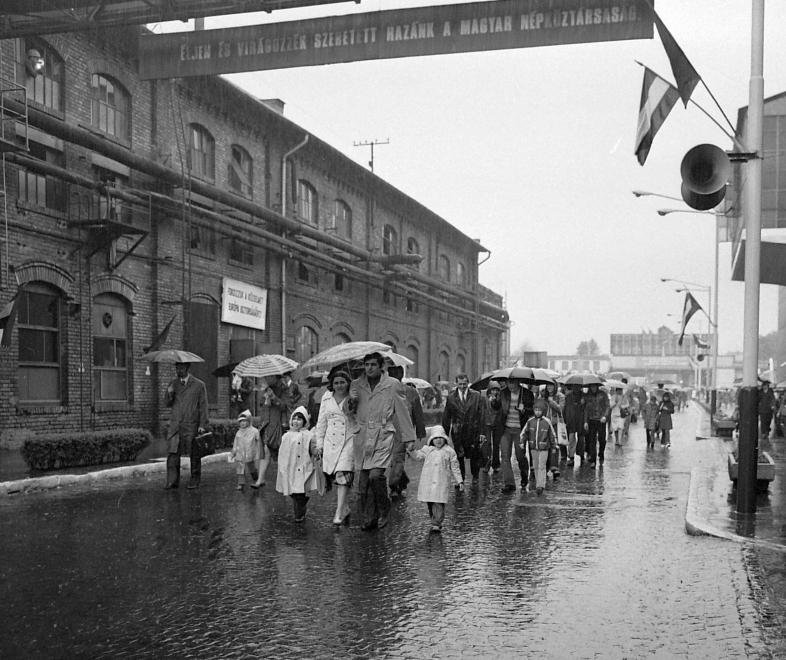 csepel_muvek_gyereknap_-1979.jpg