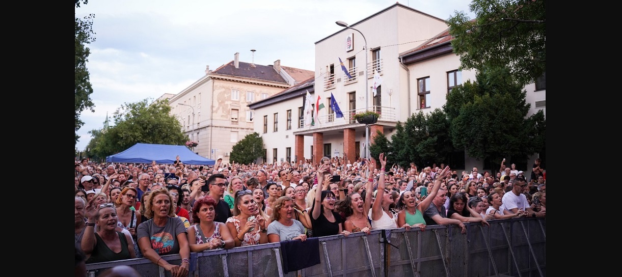 csepel_szuletesnapja_julius_18_buli_a_szent_imre_teren_1.jpg