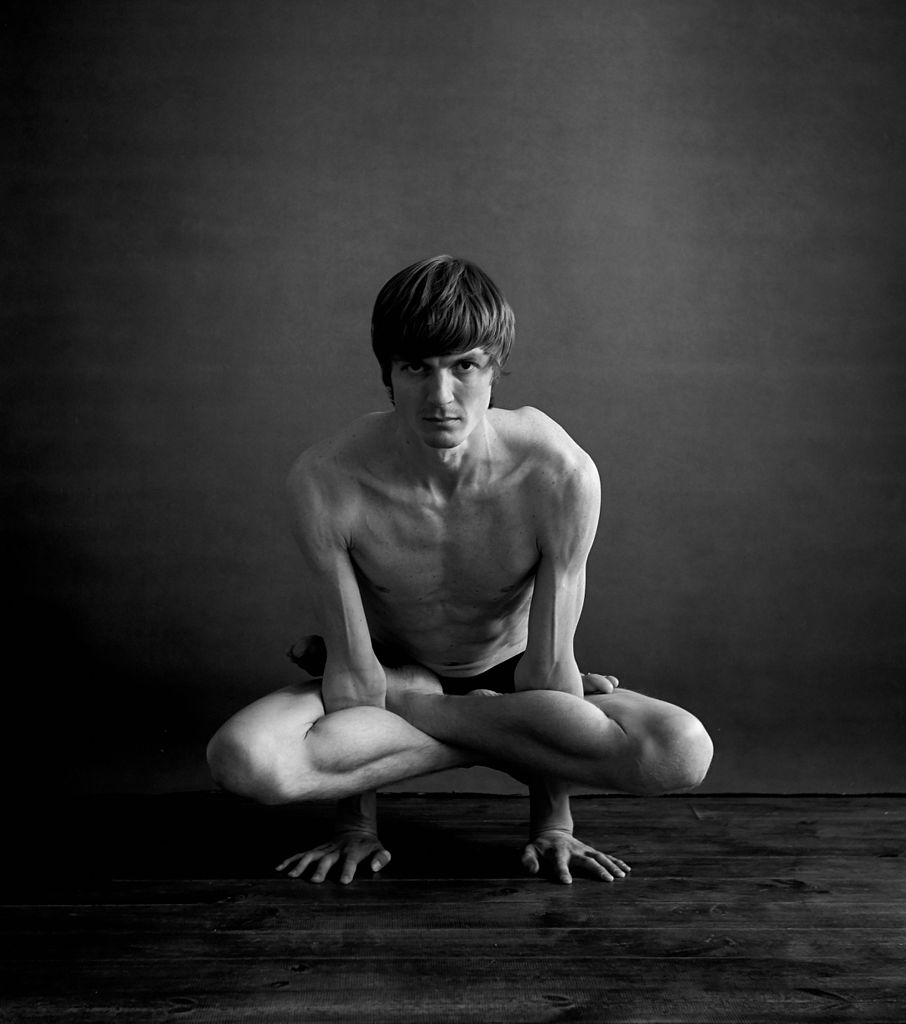 yoga_shaktipat_kukkutasana_by_alexey_baykov.jpg