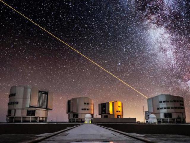 A Nagyon Nagy Teleszkóp lenyomja a Hubble űrtávcsövet