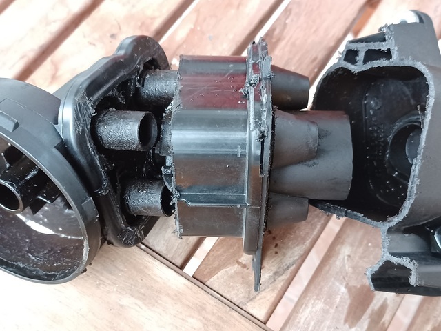 Szétfűrészeltem egy Porsche alkatrészt, hogy neked ne kelljen - De mi az az AOS?