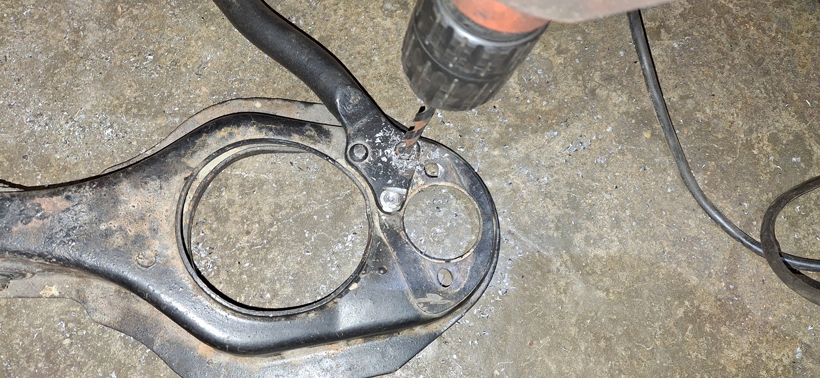 Vagy soha nem cseréltek még gömbfejet, vagy kompletten, lengőkarral