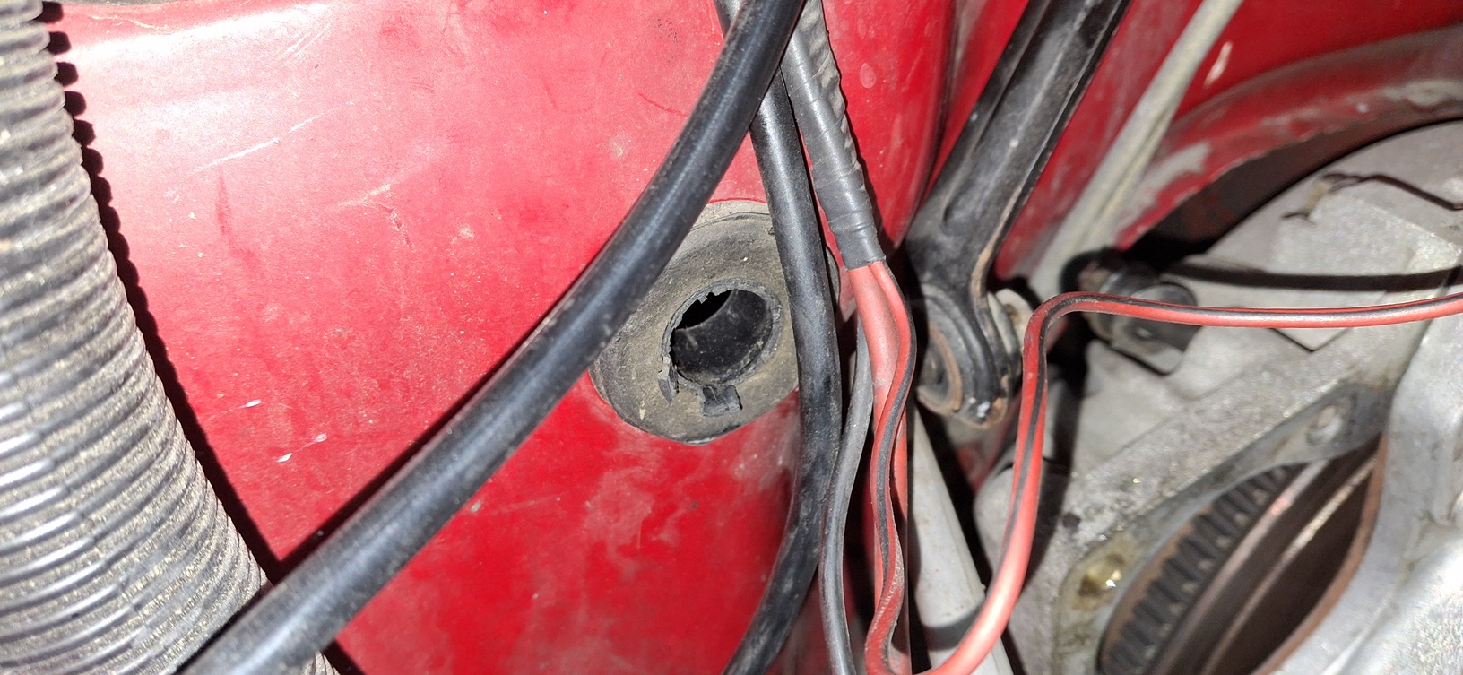 A fűtéscsövek szigetelései sem makulátlanok már