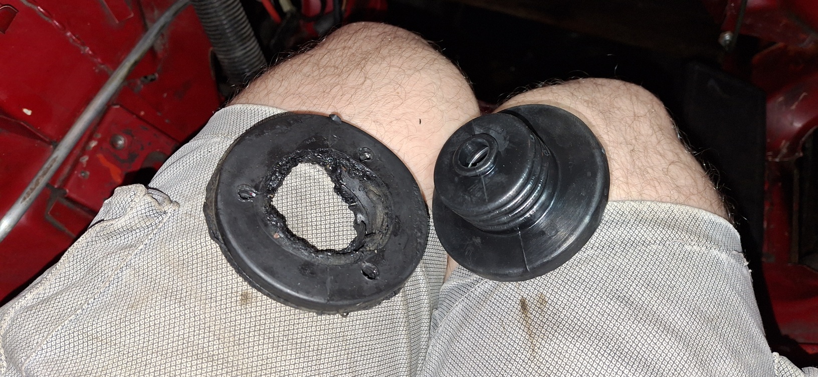 Durva, hogy mennyire eltűnt a gázpedál tűzfali szigetelése, ezen már átfújt a szél