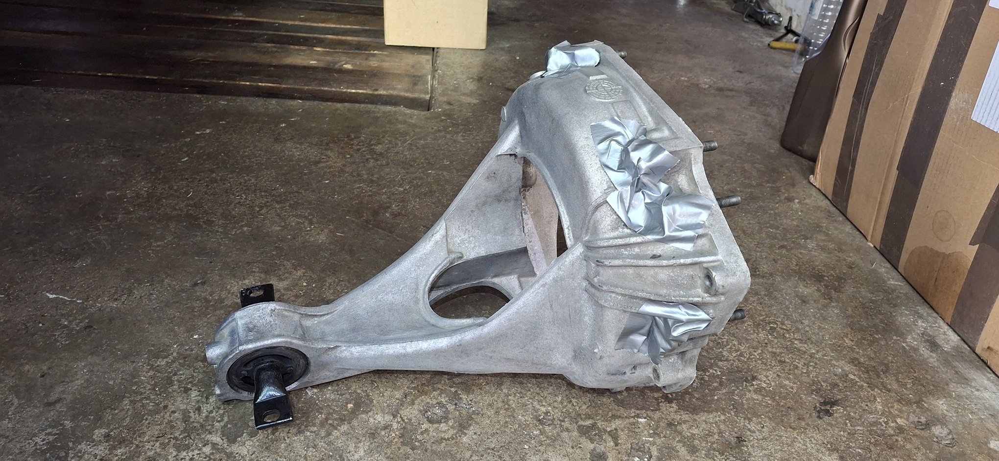 Új lett a motortartó szilent, el lett pucolva a harang