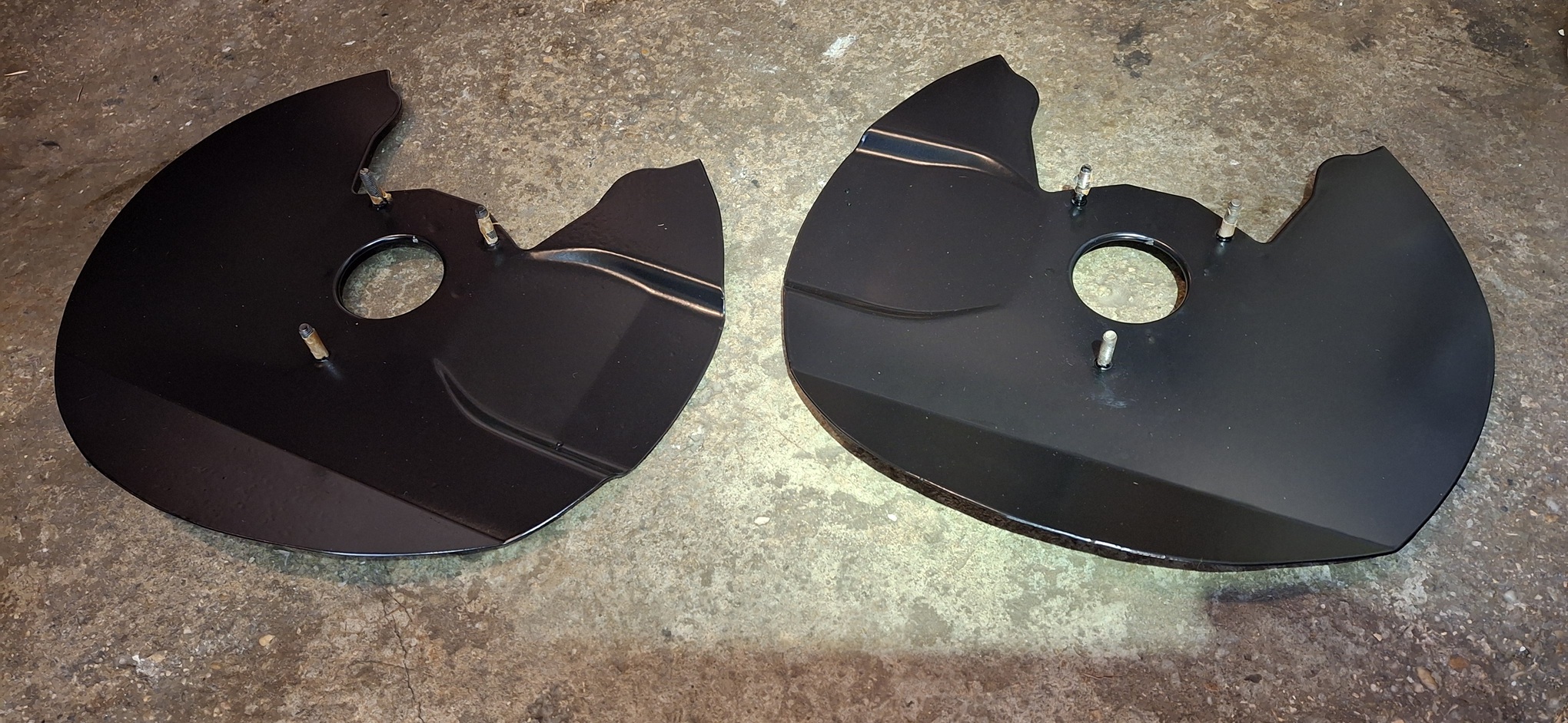 Fel lettek újítva a féktárcsák porvédői is