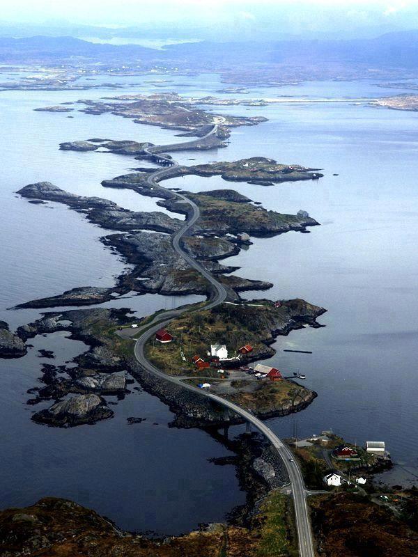 atlantic-ocean-road-in-norway-or-atlanterhavsveien-42-.jpg