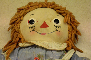 Annabelle, a kísérteties játékbaba igaz története