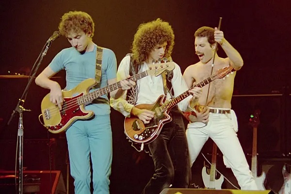 queen-live-montreal-1981.jpg