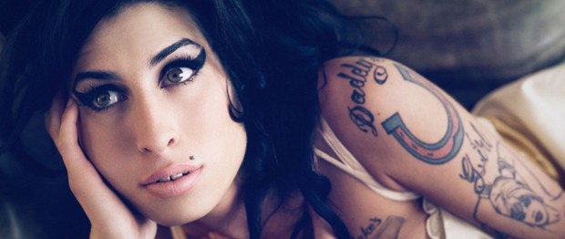 amy_winehouse_borito_csokiduda.jpg