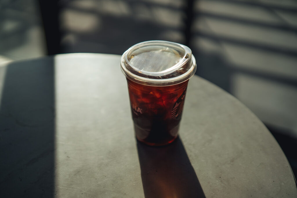 starbucks_strawless2.jpg
