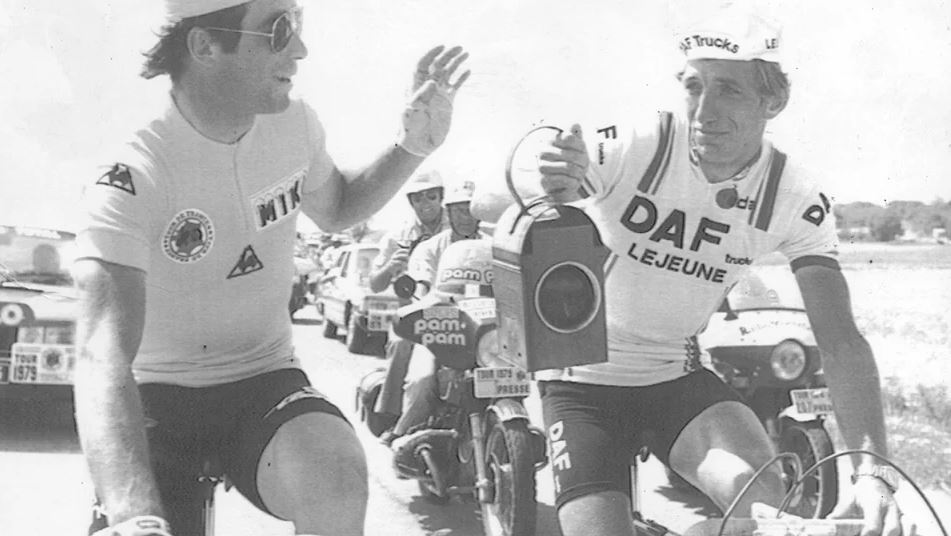 bernard-hinault-gives-gerhard-schonbacher-a-red-lantern-for-taking_jpg.jpg