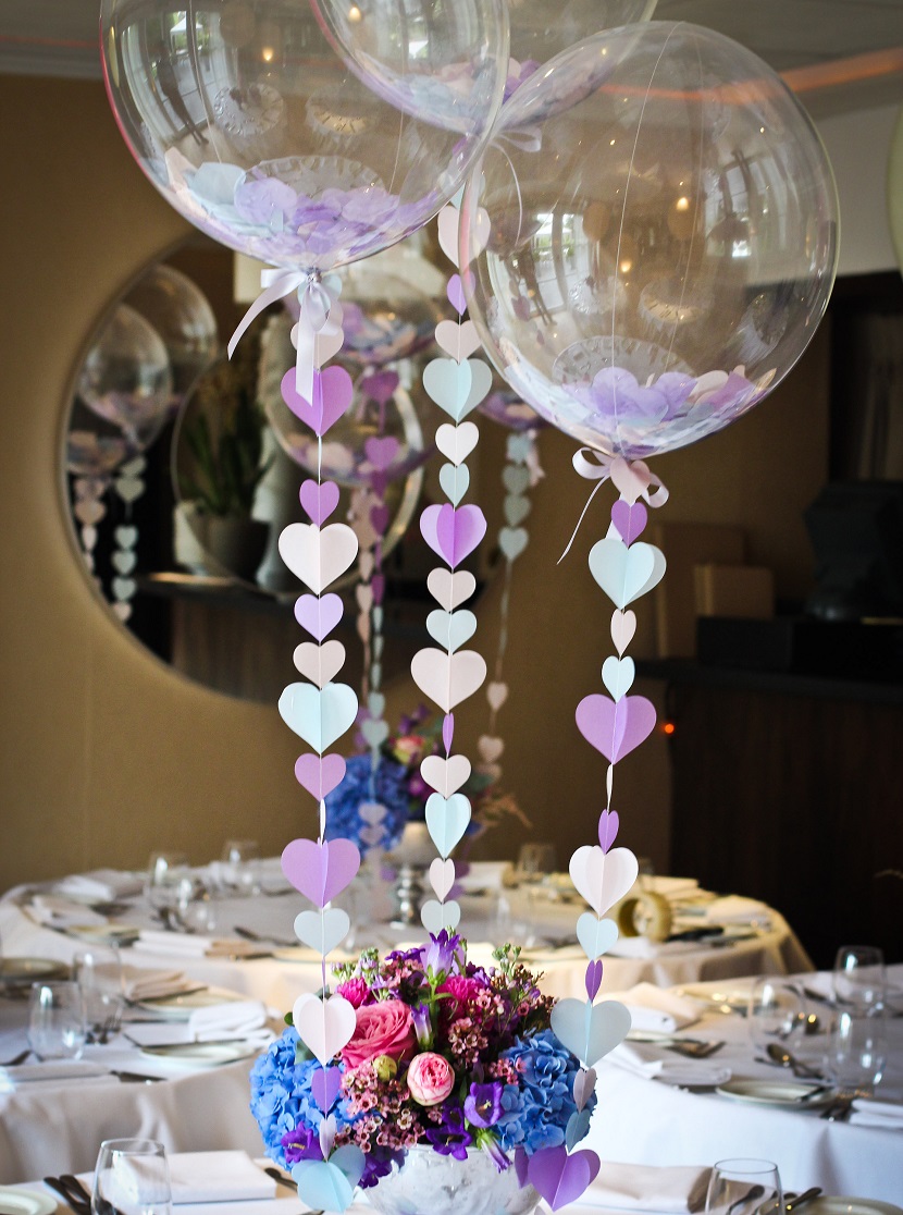 elegant-frilled-wedding-balloon-centerpiece-1.jpg