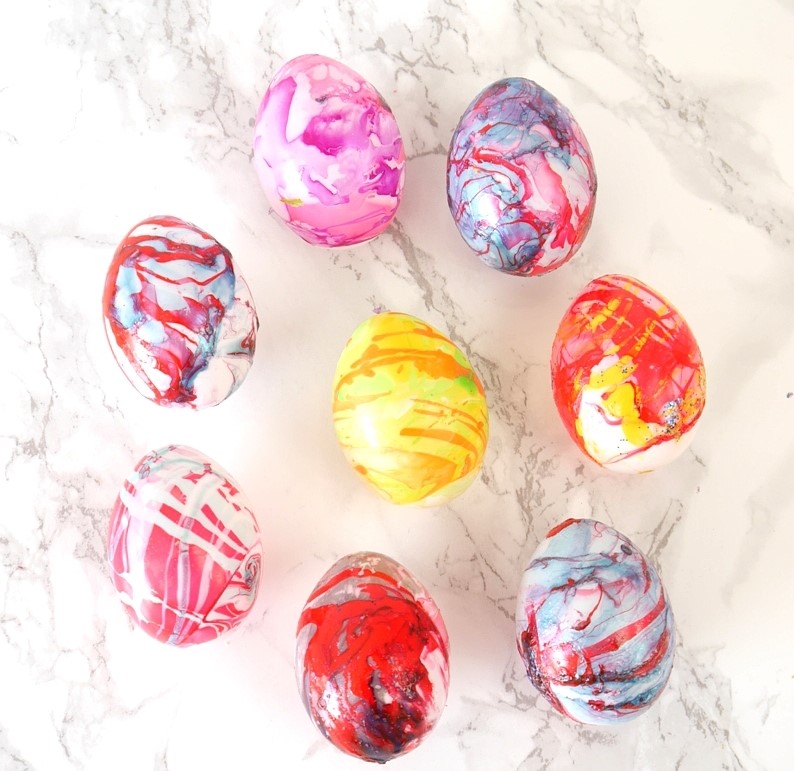 marbled-nail-polish-easter-eggs-crafts-diy02_1.JPG