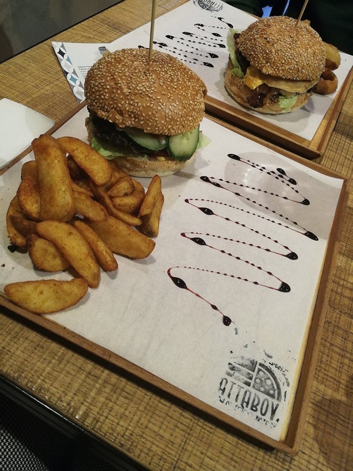 Újabb hamburger élmény - Attaboy