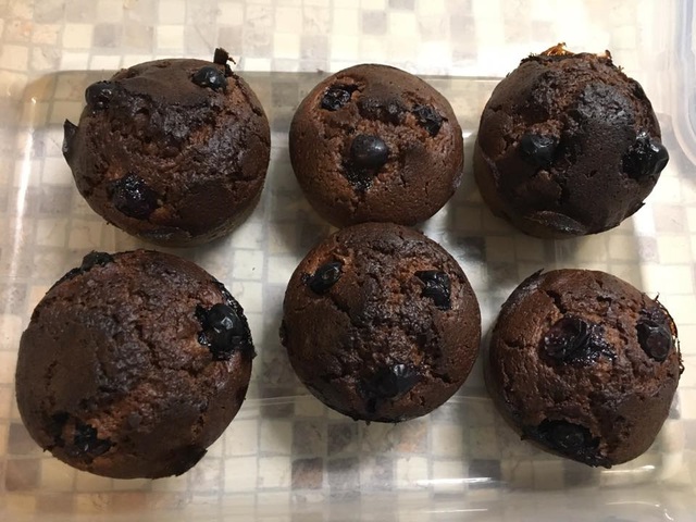 Kakaós-áfonyás muffin