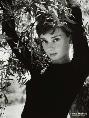halsman-philippe-audrey-hepburn-2107407.jpg