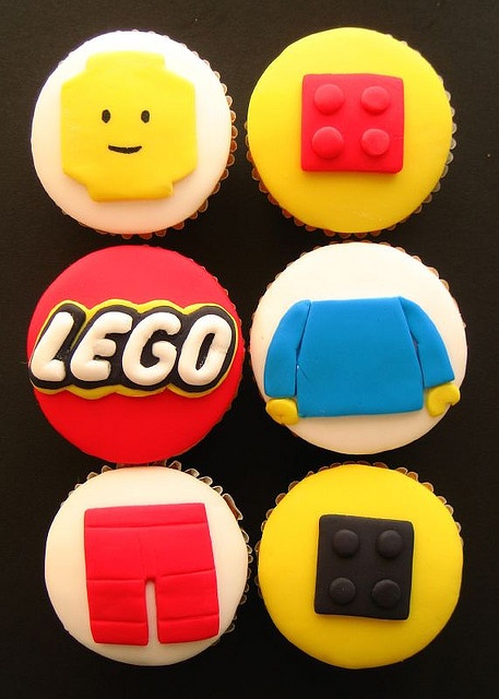 LEGO cupcake.jpg