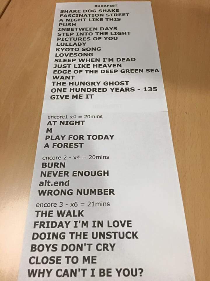 És akkor búcsúzóul a budapesti setlist (The Walk helyett The Lovecats