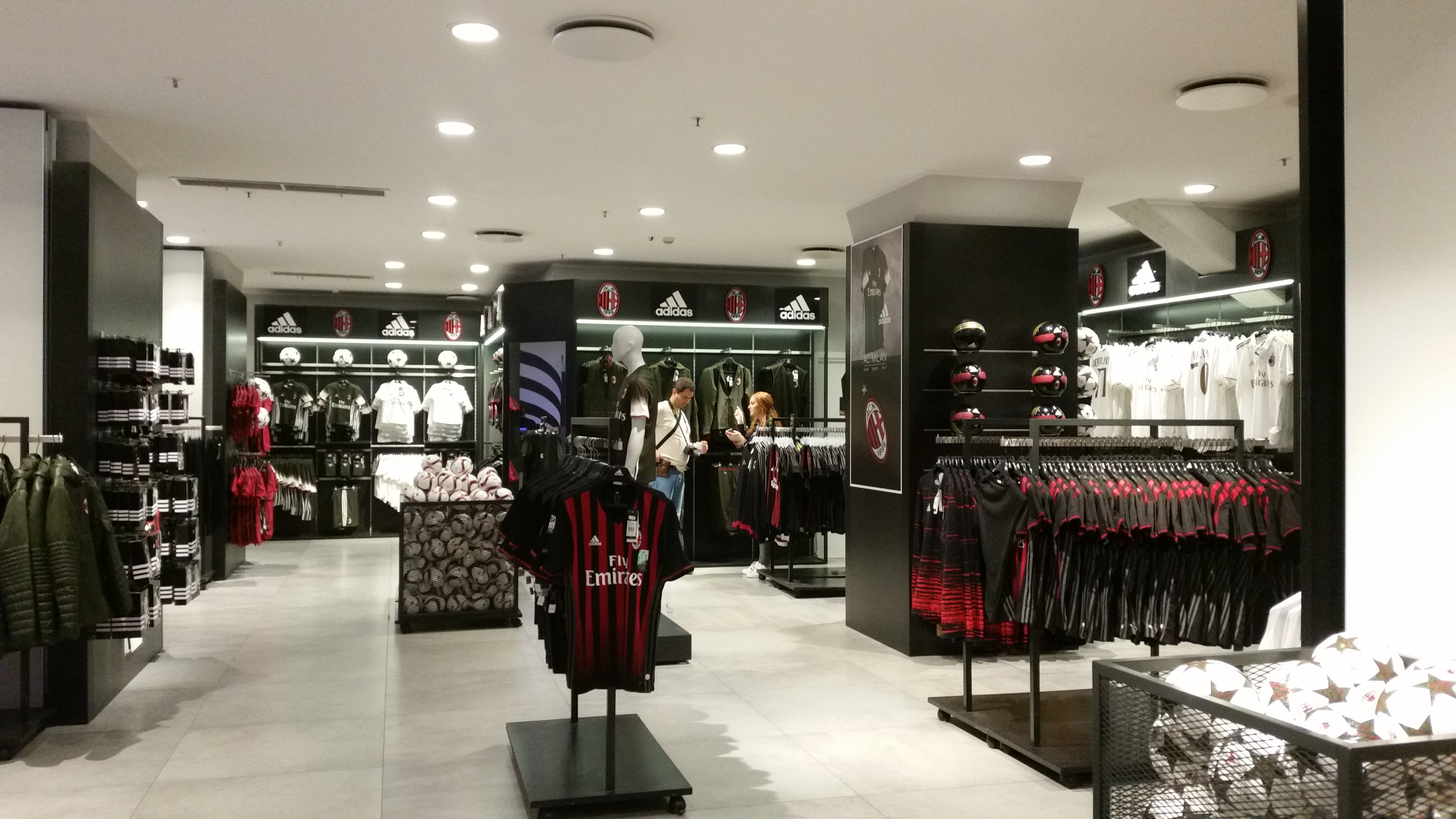 San Siro Store